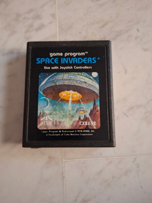 Space Invaders CX2632 cartridge for Atari 2600 used