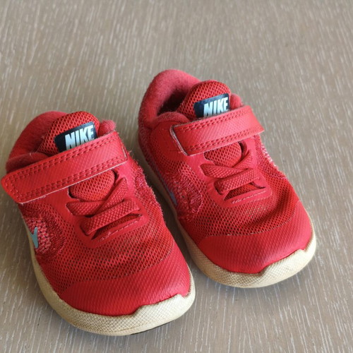 Nike Revolution 3 toddler shoes like new, red, size 19.5