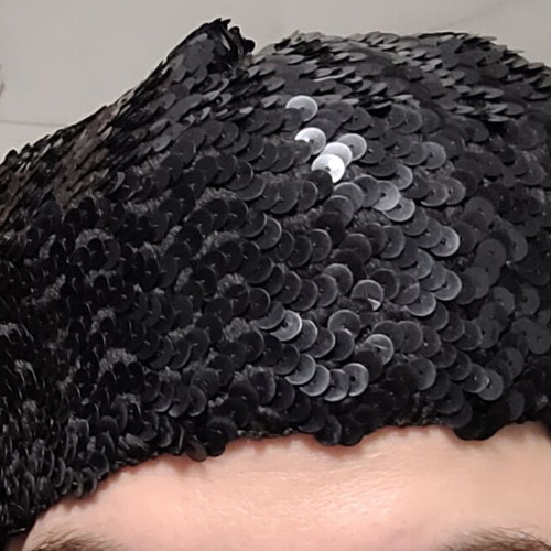 Axel beret with sequins black like new