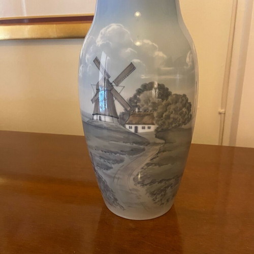 Copenhagen Original collectible porcelain vase with hand painting new