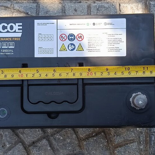 100A car batteries like new, single unit