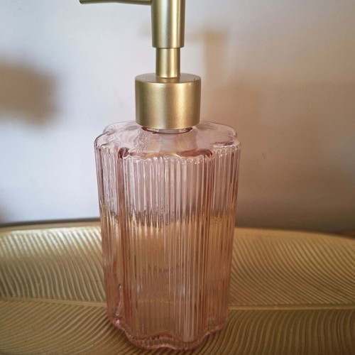 Glass soap dispenser, pink