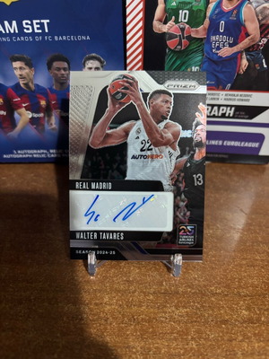 Panini Prizm автограф карта на Уолтър Таварес нова в калъф и toploader