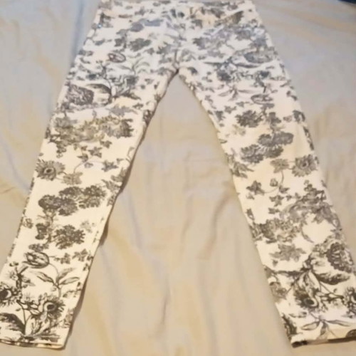 Yazz slim fit pants large, like new, black and white