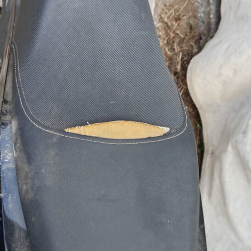 Malaguti 125 E moped used with minor damages