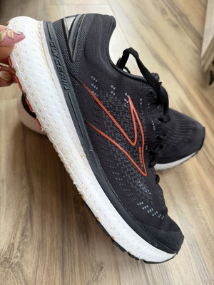 Ανδρικά αθλητικά παπούτσια Brooks Glycerin 19 σαν καινούργια, μέγεθος 45, μαύρα