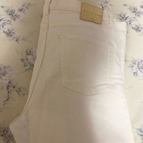 Zara white cropped jeans with rips like new, size 44
