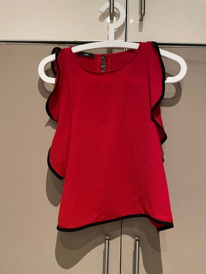 Zuiki airy blouse like new, red one size
