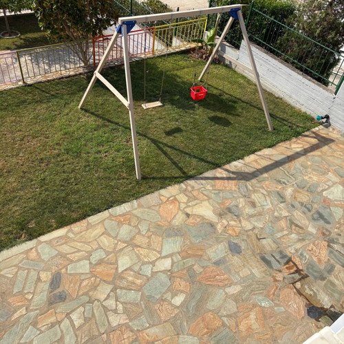 Wooden swing used in good condition