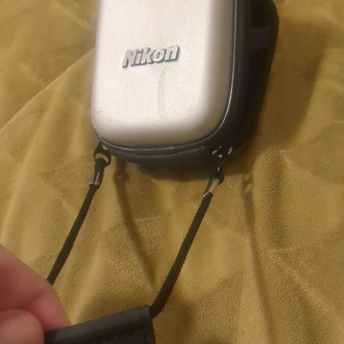 Nikon Coolpix L6 camera with 128MB memory card and case
