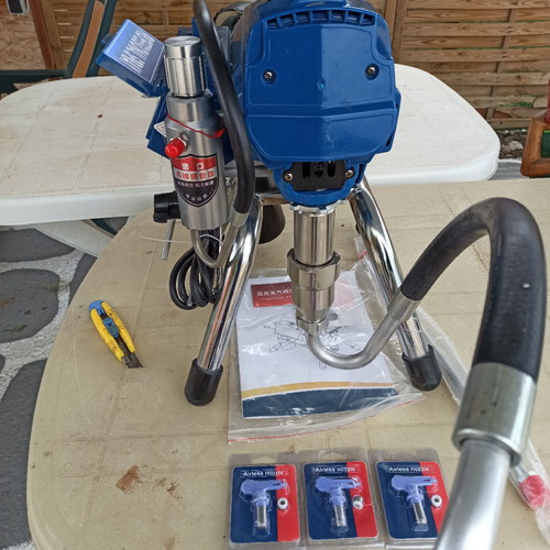 Airless paint sprayer new for home and professional use