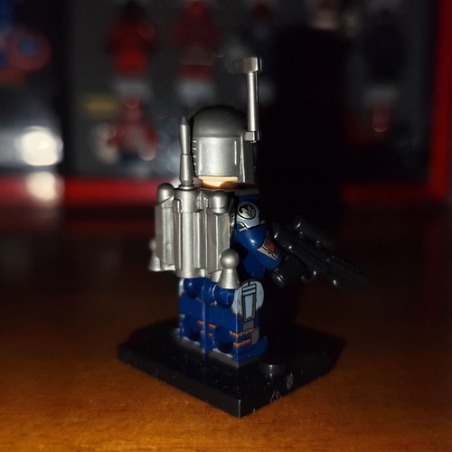 Death Watch Mandalorian (V1) minifigure with accessories