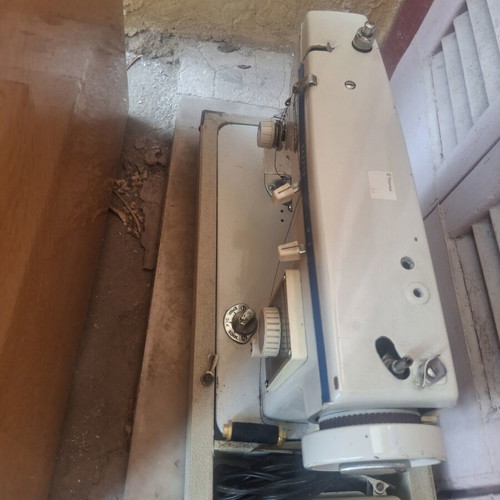 Sewing machine retro used