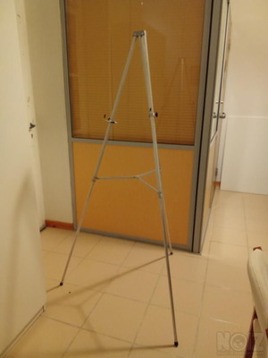 Aluminum folding tripod like new with case