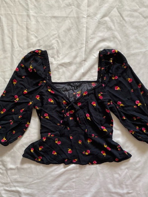 Floral top Miss Selfridge size 36/S used, black multicolor