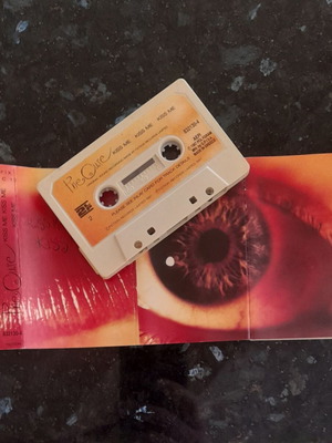 The Cure Kiss Me Kiss Me Kiss Me cassette used, rock