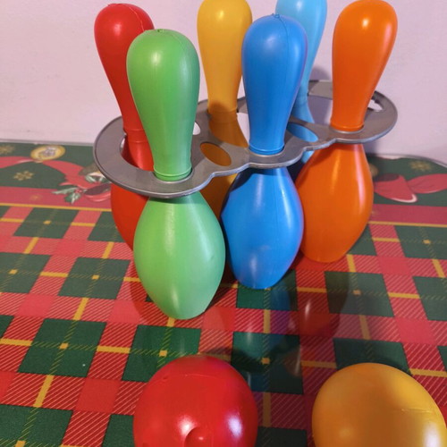 Children's Bowling Set with 6 Pins and 2 Balls like new