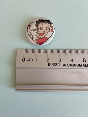 Κονκάρδα Betty Boop καινούργια, μέγεθος 25mm