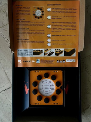 Knowledge board game