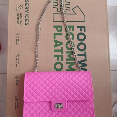 Pink shoulder bag made of thick soft silicone new