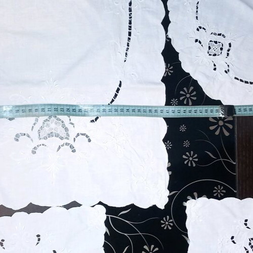 Cutwork table linen set like new, white
