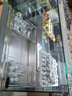 Display case used in good condition