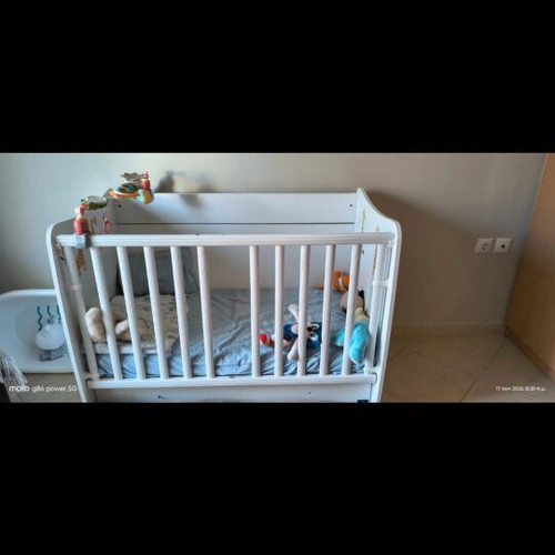 Lorelli baby cot like new with mattress and accessories