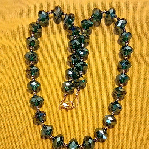 Vintage necklace 50cm with emerald faceted crystal beads like new