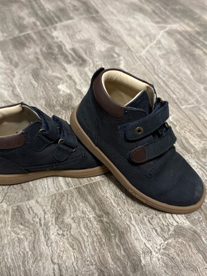 Παιδικά μποτάκια Kickers νούμερο 27 σαν καινούργιο