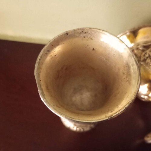 Decorative glasses used