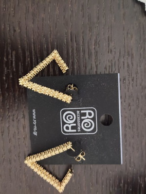 Ro-Ro Accessories gold earrings new