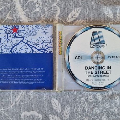 Dancing In The Street 2 CD set like new, Motown dance classics
