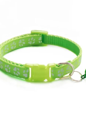 Нашийник за котка Cute Paw Lime нов с камбанка и шарка с лапички