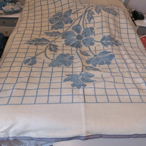 Acrylic double-sided blanket for double bed, blue-white floral