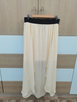 Asymmetric beige Guess skirt size 42/XL like new