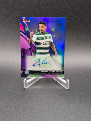 2021-22 Topps Finest Pedro Goncalves Auto Blue /150 autograph rookie card used