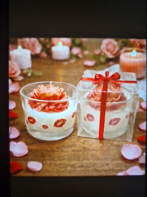 Αρωματικό κερί καινούργιο με σχέδιο φιλιών και λουλούδι