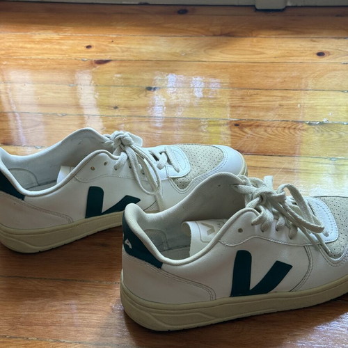 Veja Leather Sneakers White Green EU 41 Like New