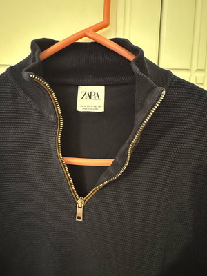 Zara men's thin blue sweater size M used with elbow details and zipper