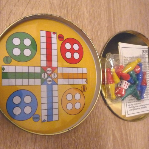 Magnetic travel board games Griniaris and tic-tac-toe used