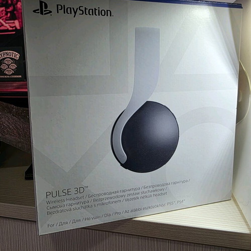 Sony Pulse 3D wireless headset for PS5 like new