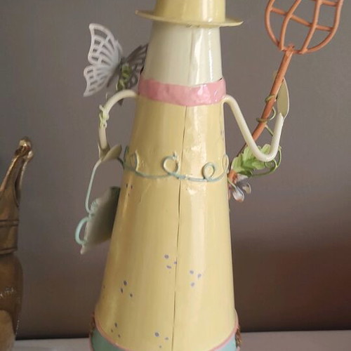 Easter metal bunny like new