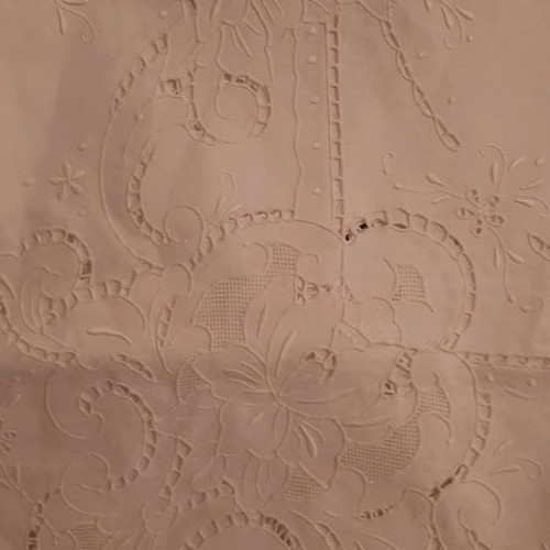 White tablecloth set with 12 napkins new with cutwork embroidery