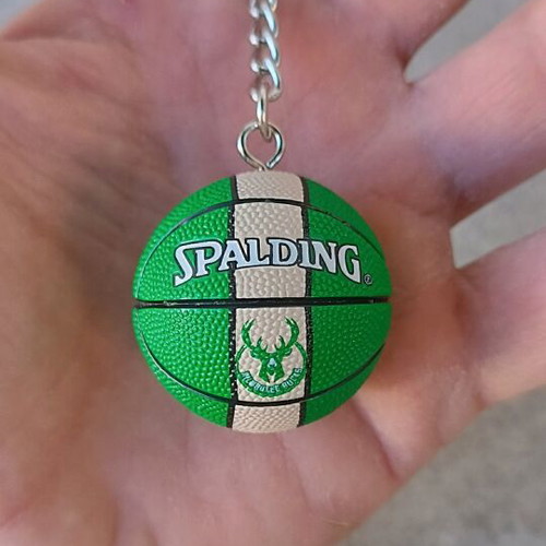 Mini NBA Milwaukee Bucks basketball keychain like new