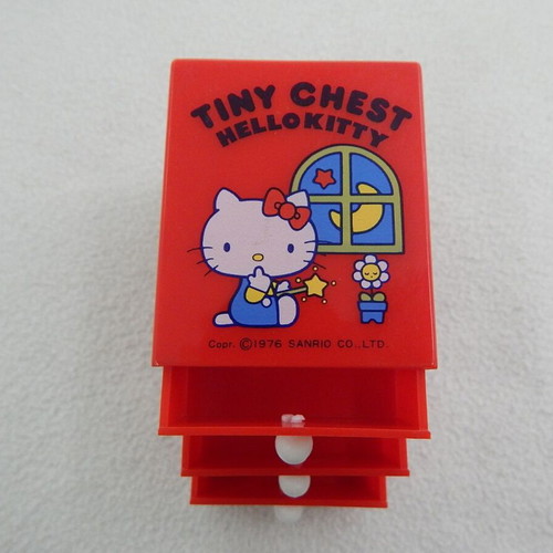 Hello Kitty Tiny Chest 1976 like new