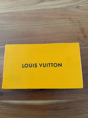 Louis Vuitton gift box like new original packaging