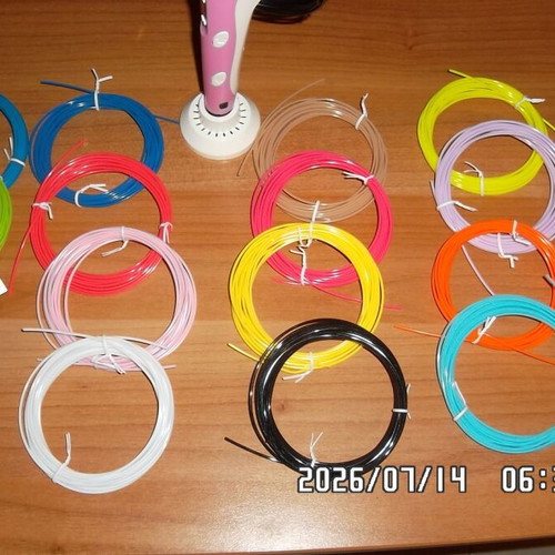3D Pen like new with 46 colorful refills set