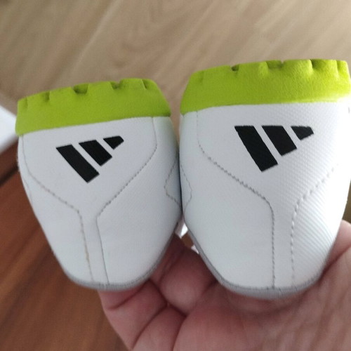 Adidas Predator kids football shoes size 28 like new, white