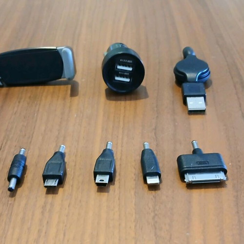 Car charger 8 in 1 universal with phone holder used
