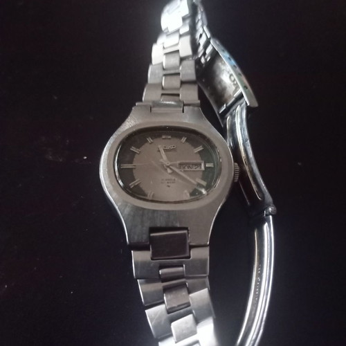Seiko wristwatch women's used with glass defect